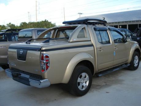 Images (Pics) of new and used Double Cab Nissan Navara from Thailand's and Dubai's top new and used Nissan Navara Single, Extra and Double Cab dealer and exporter Soni Motors