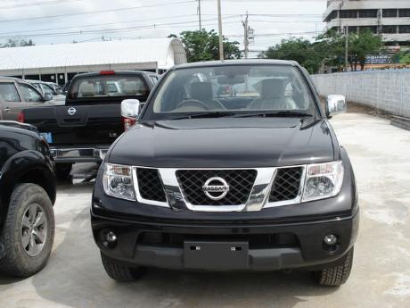 Images (Pics) of new and used Extra Cab Nissan Navara from Thailand's and Dubai's top new and used Nissan Navara Single, Extra and Double Cab dealer and exporter Soni Motors
